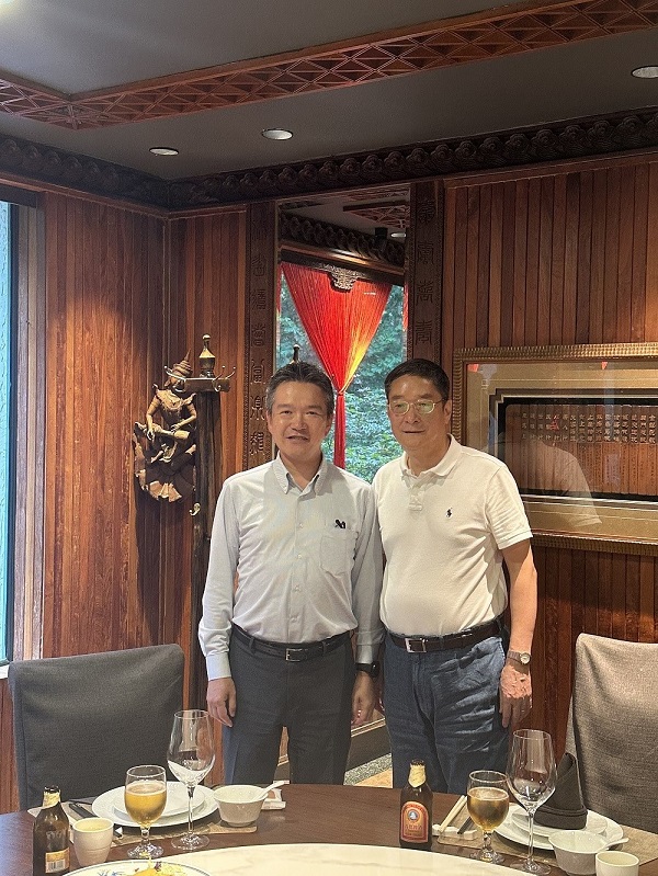 蔡建新總經(jīng)理與4月1日到任的丸紅（上海）有限公司董事長、總經(jīng)理米谷陽一先生會面